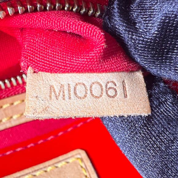 Louis Vuitton Monogram Vernis Reade PM - Picture 12 of 13